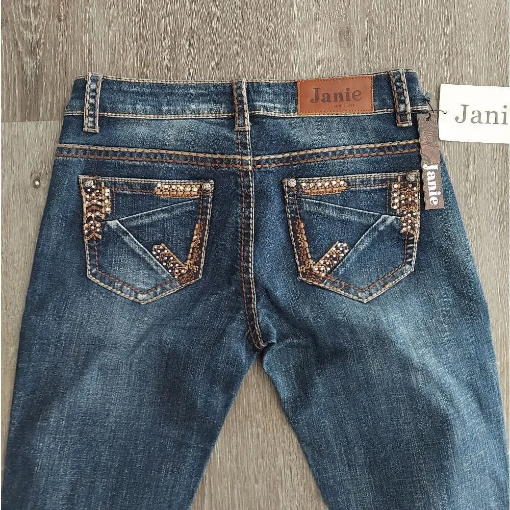 Janie Bootcut Flare Jeans Embellished Back Pockets Size 7 NWT